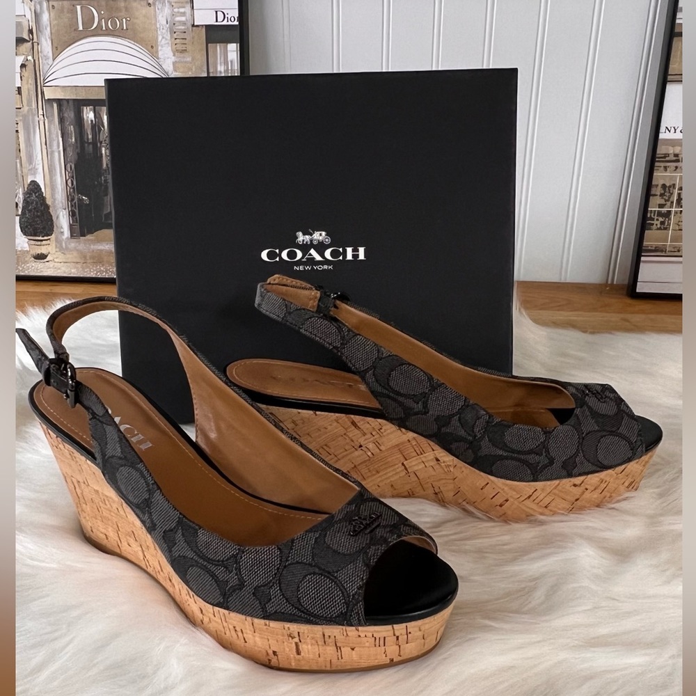 ✨Coach open toe wedges✨ sz 8.5